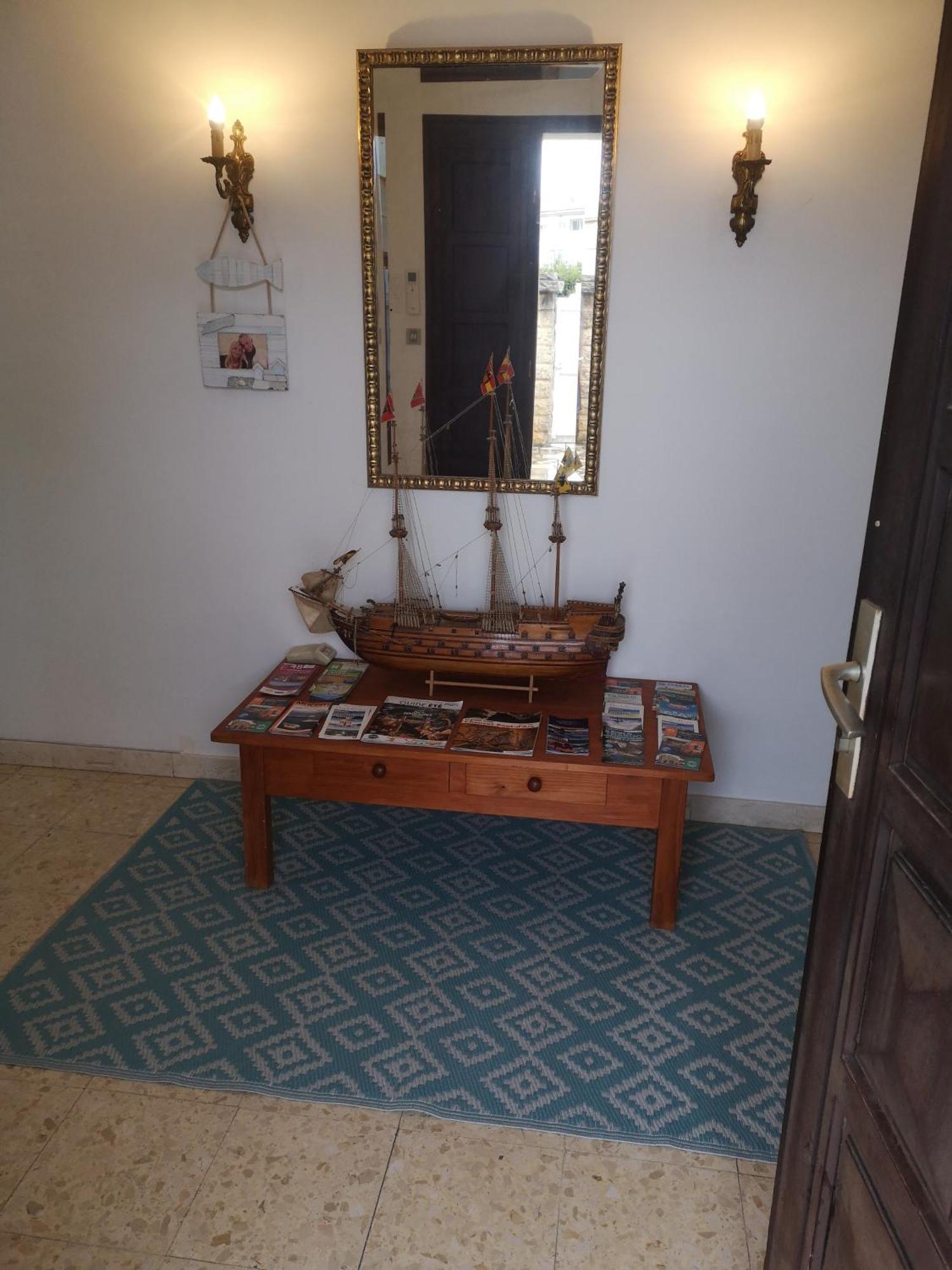 Appartement Dans Villa Avec Piscine Et Jardin 말게레츠 외부 사진